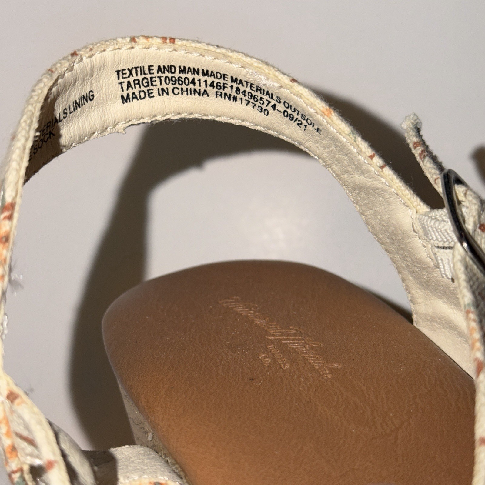 Universal Thread Floral Bow Platform Sandals Wome… - image 5