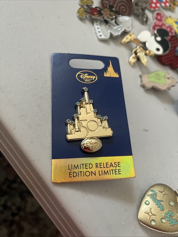 Disney Visa Rewards WDW 50th Anniversary Cinderella Castle Pin Brand New Limited