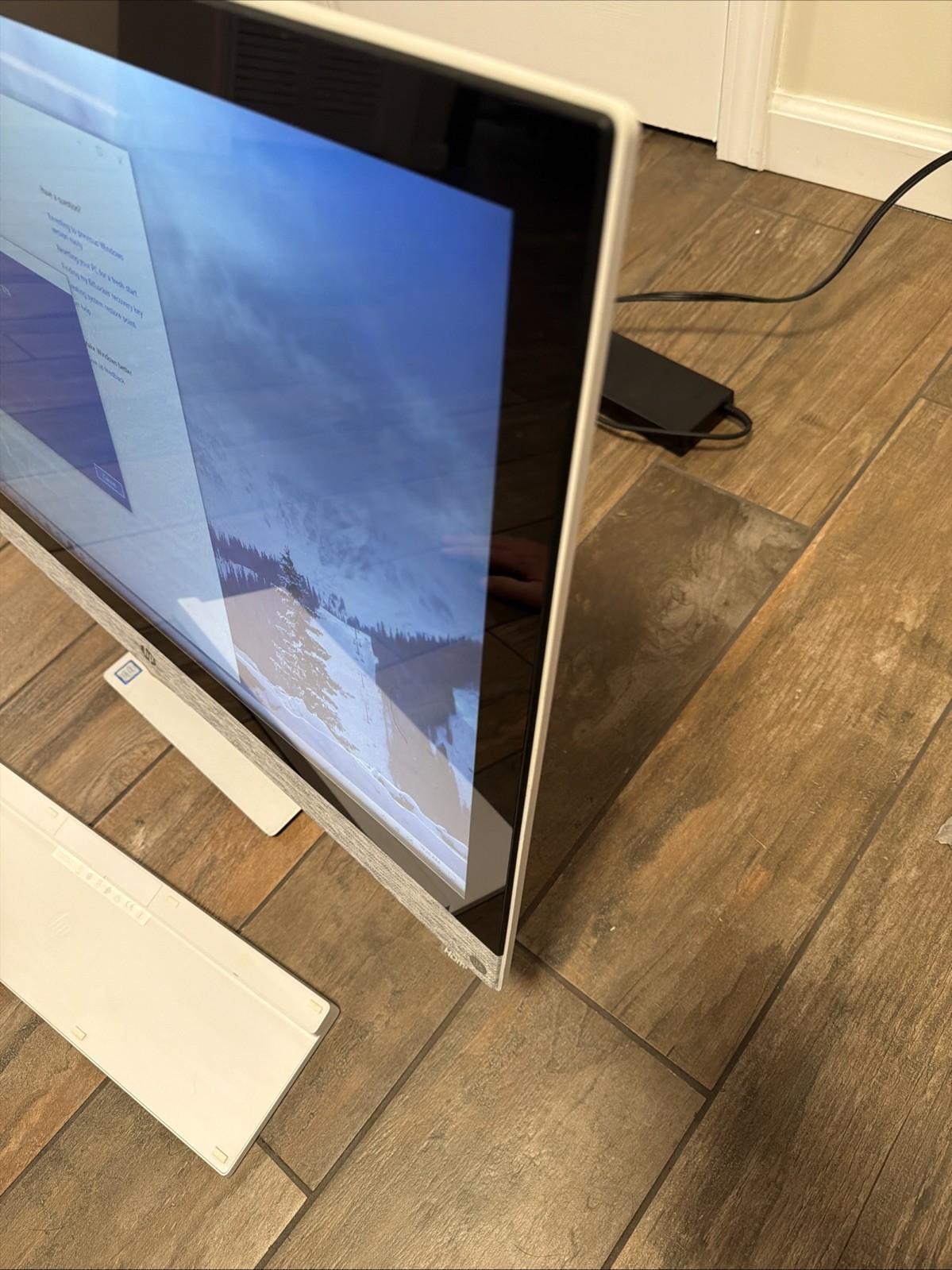 HP Pavilion All In One 27 R0xx I7 12gb Ram 1TB Windows 10 Touchscreen W Keyboard