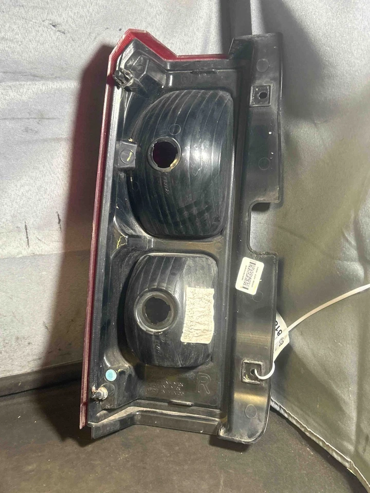 Fits 2006-10 Hummer H3 Right Tail Light OEM:15823510 Foto 2 de 4