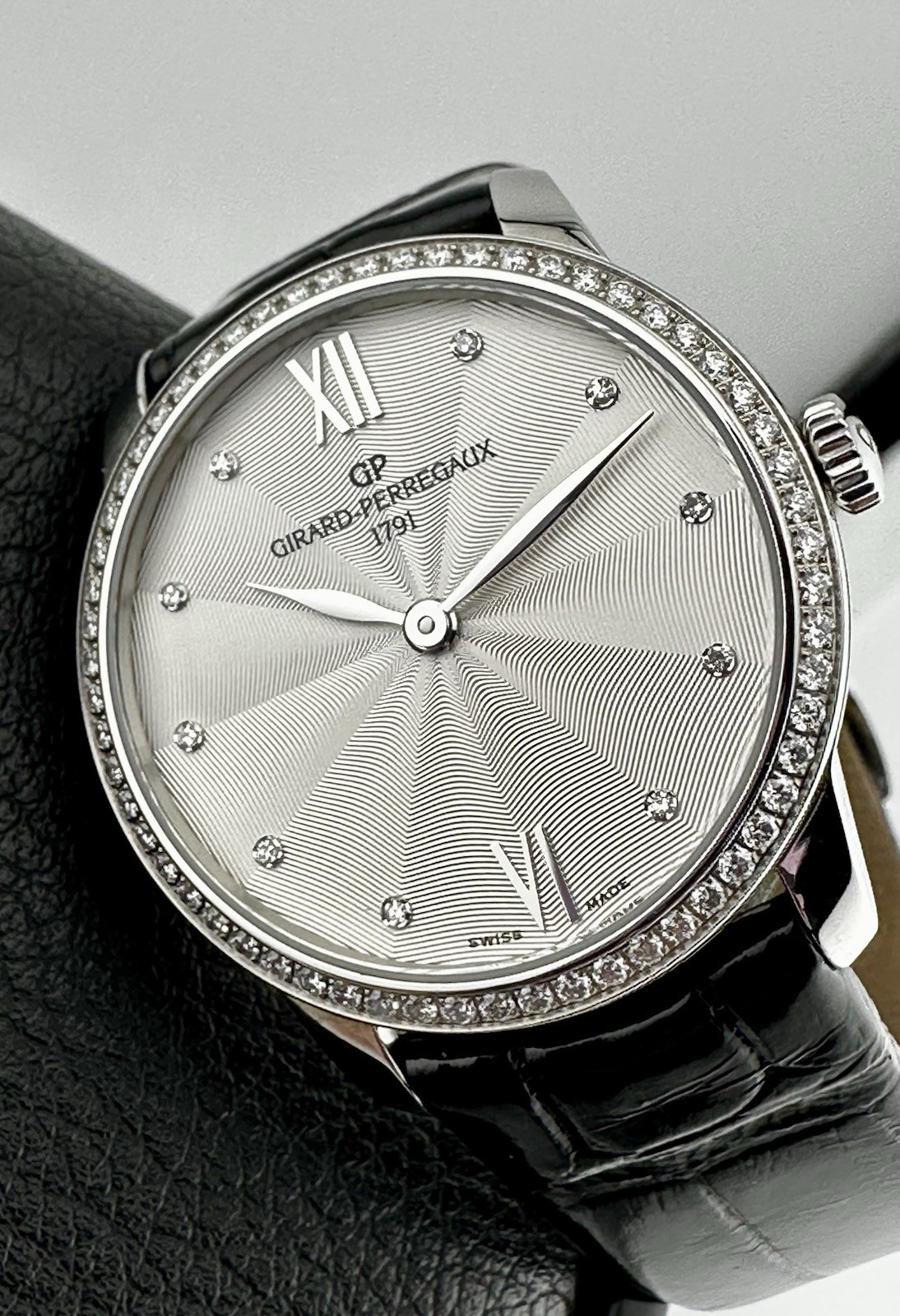 Girard-Perregaux 1966 Automatic LADIES 2024 30mm .58 CT Factory Diamonds 49528