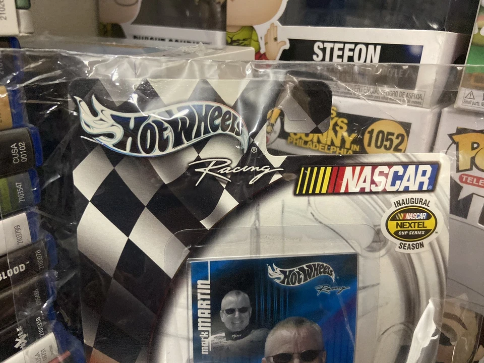 Hot Wheels Racing - Nascar Mark Martin - Serie de pintura alternativa - B6597 - E1 Foto 2 de 4