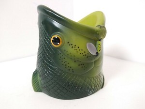 Rep Beer Pop Can Holder Fish Shaped Cookie can Holder Cool Fun