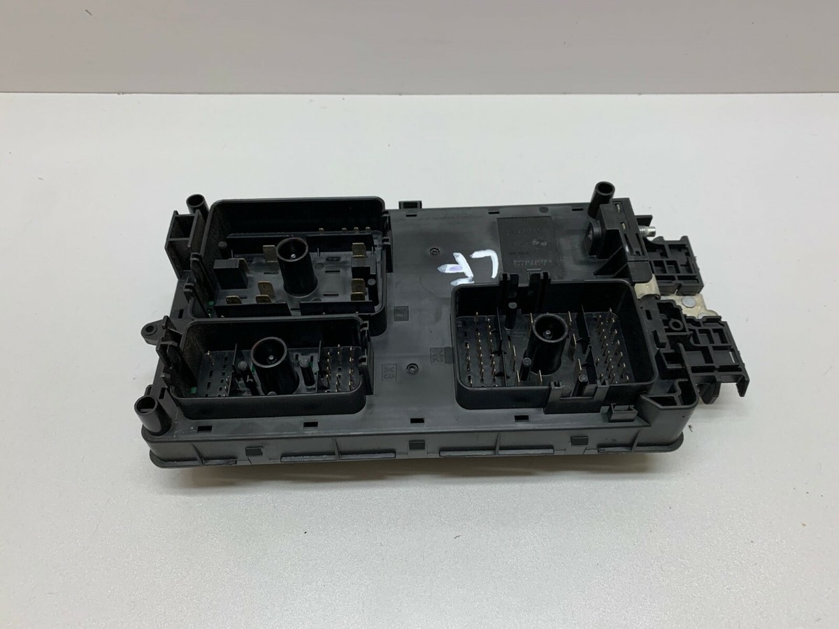 ENGINE FUSE BOX 22821523 For 2014 CADILLAC XTS for sale