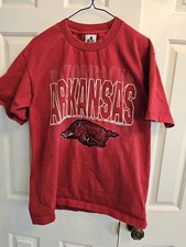 VINTAGE Arkansas Razorbacks Tee Size Tshirt Medium made in USA Embroidery Single