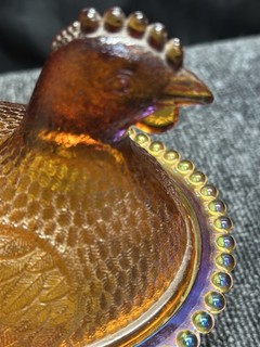 Vintage Indiana Glass Amber Hen on Nest – Beaded Edge Iridescent Gold Amber