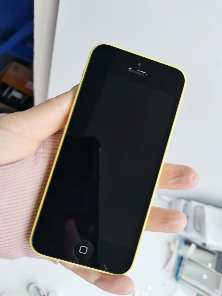 Apple iPhone 5c - 8 GB / 16 GB / 32GB - Yellow (Unlocked) 90% NE W - Image 4 of 4