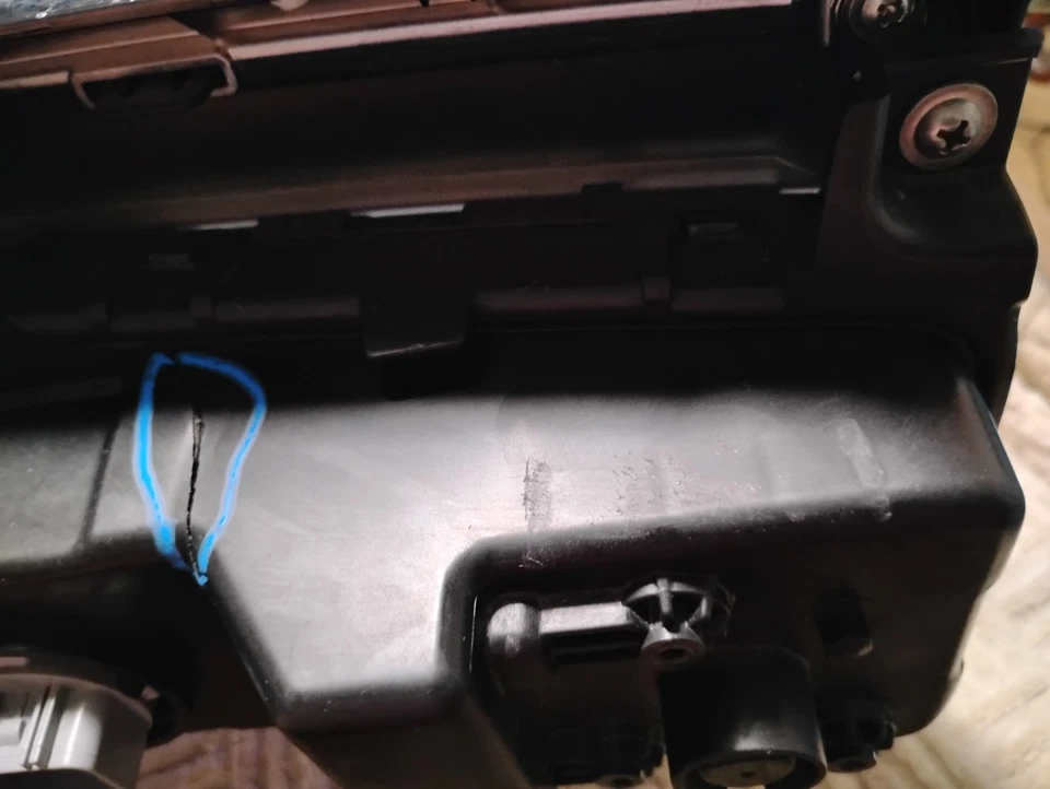 Parrilla central LED 92209-R6100 2024-2025 Hyundai Santa FE Foto 3 de 4