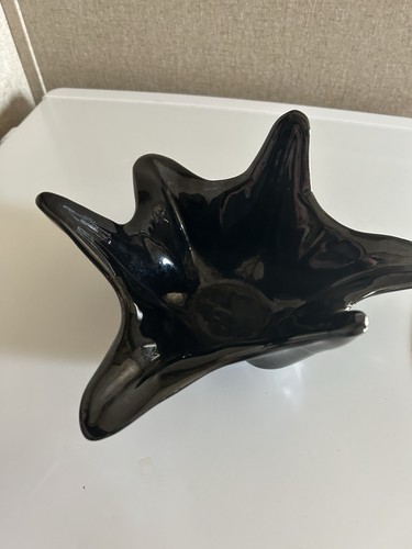 Unique VAN BRIGGLE Original Black Bowl 10” Wide At Largest Point By 5” Tall - Picture 3 of 5