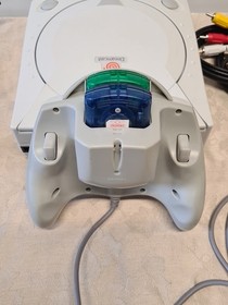 Sega Dreamcast Console System Bundle HKT-3020 w/ Controller & Cords