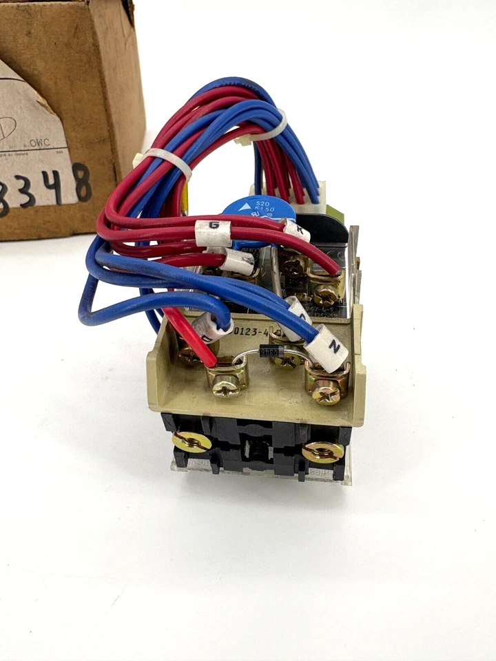 Nuevo kit de accesorios de contacto auxiliar Allen Bradley 80153-554-52-R 400A 3NC/2NO Foto 4 de 4