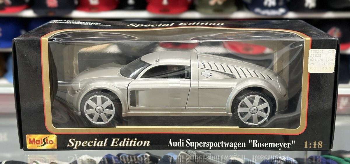 Audi T8Re Mans 1/18スケール 長さ約２６ｃｍ　Maisto Audi T8Re Mans 1/18スケール 長さ約26cm Maisto