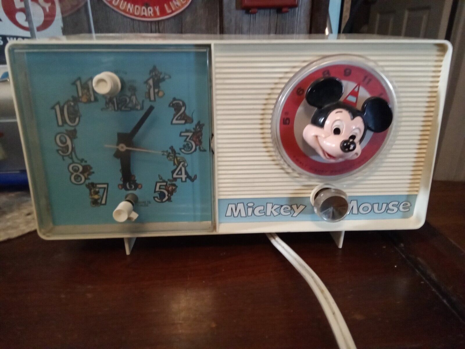 Vintage 60’s  GE Disney Mickey Mouse Youth Alarm Clock AM Radio Working