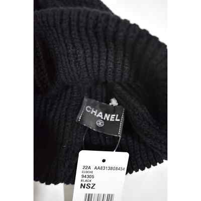Chanel 22A Cashmere Black Gold Sequin CC Logo Beanie Winter Hat Cap Cloche Chanel 22A Cashmere Black Gold Sequin CC Logo Beanie Winter  main image 4
