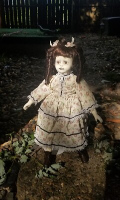 Haunted Gothic Horror Creepy Artist Doll 
