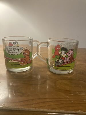 2 GARFIELD JIM DAVIS GLASS MUG MCDONALD'S 1978-1980  ODIE NERMAL POOKY ARLENE