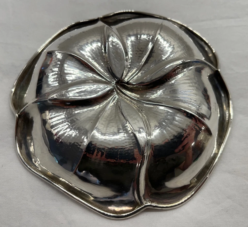 Buccellati Italia Plata de Ley 5.25" Figura Orquídea? Plato/tazón para flores 120 g Foto 2 de 4