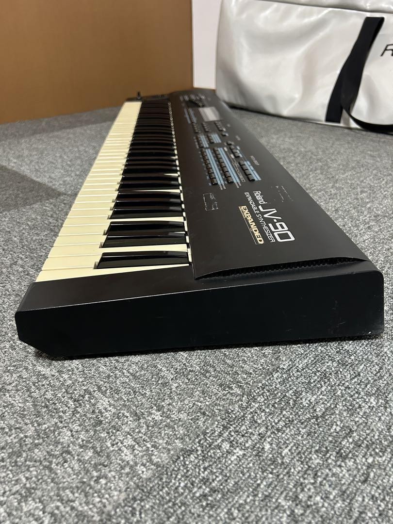 希少　Roland JV-90 ローランド　シンセサイザー Roland JV-90 | Vintage Synth Explorer
