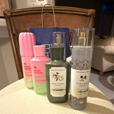 Bath & Body Works 6 Total Pieces White Pumpkin Chai, Butterfly & Fruit Fusion