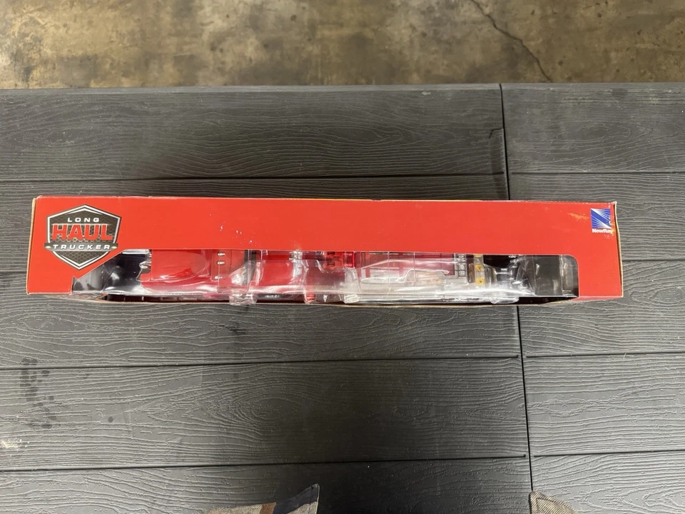 PETERBILT 379 TOW TRUCK & 387 TRUCK TRACTOR 2 PC SET 1/32 BY NEW RAY SS-12053 A - Image 2 of 3