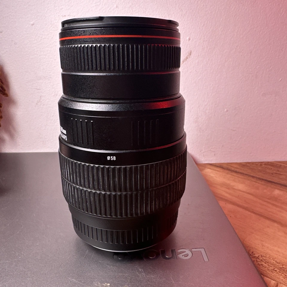 Sigma 70-300mm f/4-5.6 Macro Autofocus Lens for Sigma SA Cameras - Image 3 of 4