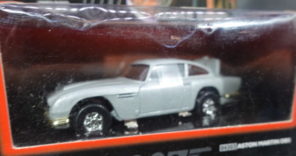 Corgi James Bond 007 Aston Martin DBS - Image 3 of 4