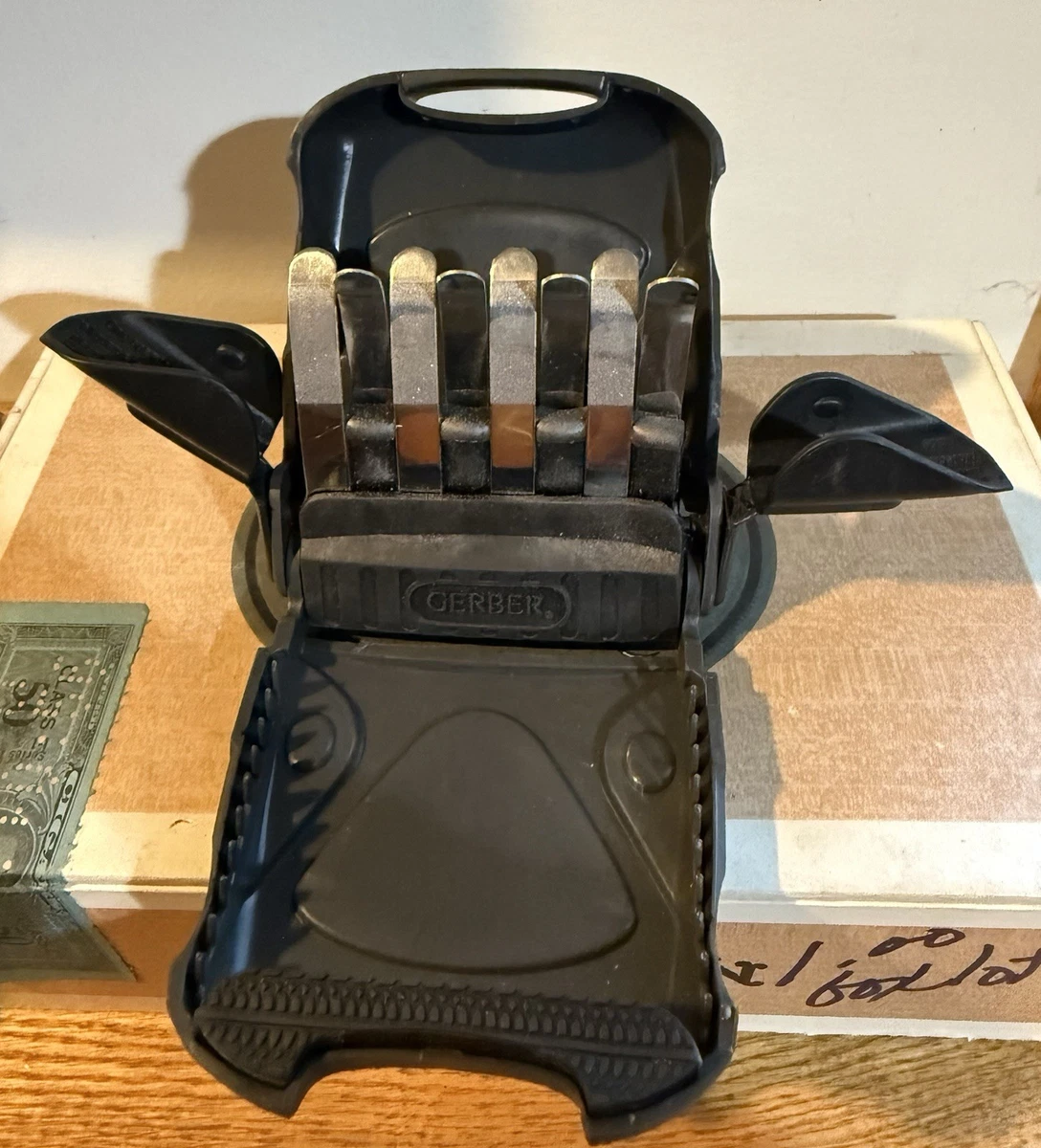 Gerber Knife Sharpener In Collectible Knife, Sword & Blade