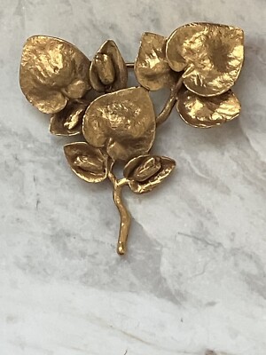 STAMPED TMC GOLD TONE  LEAF SHAPE BROOCH