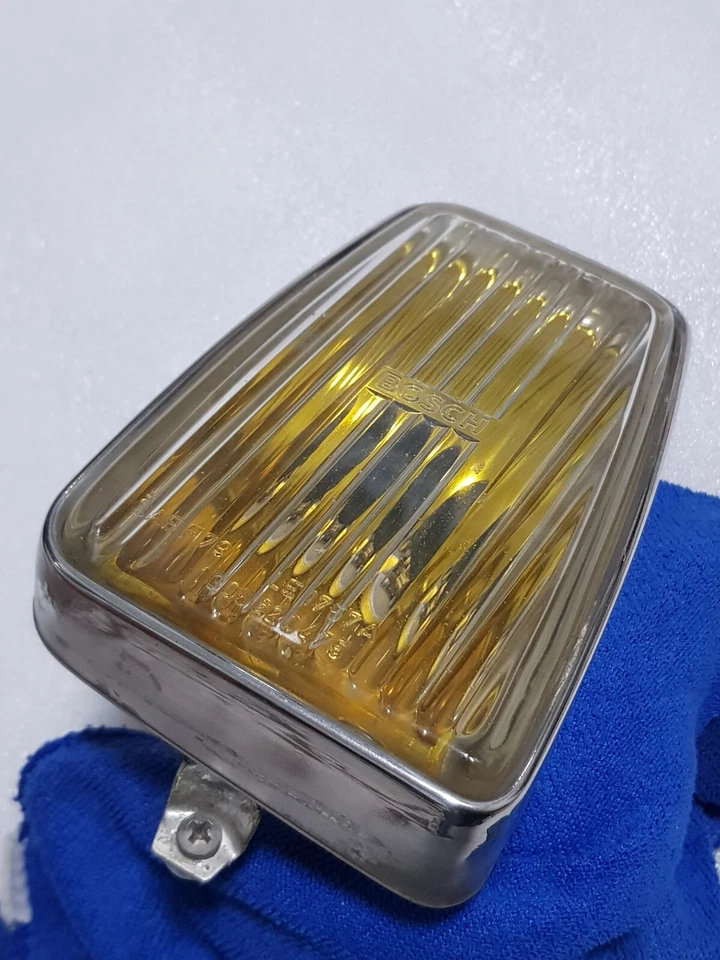 Mercedes W126 BOSCH Yellow fog lamp right 1980-1985 1305352006 Foto 3 de 4