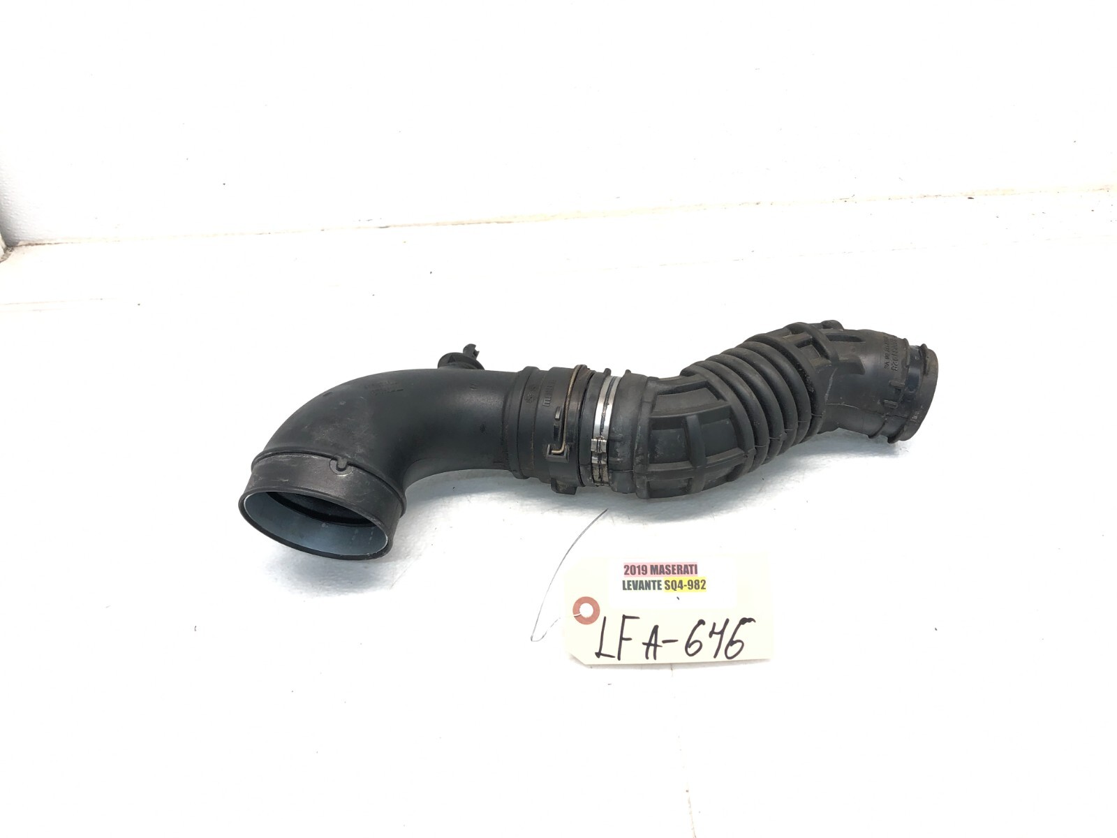 2017-2024 MASERATI LEVANTE S 3.0L LEFT DRIVER FRONT AIR INTAKE TUBE DUCT OEM