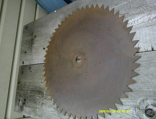 LARGE RUSTIC BUZZ SAW 20 INCH BLADE LOG CUTTING BLADE VINTAGE