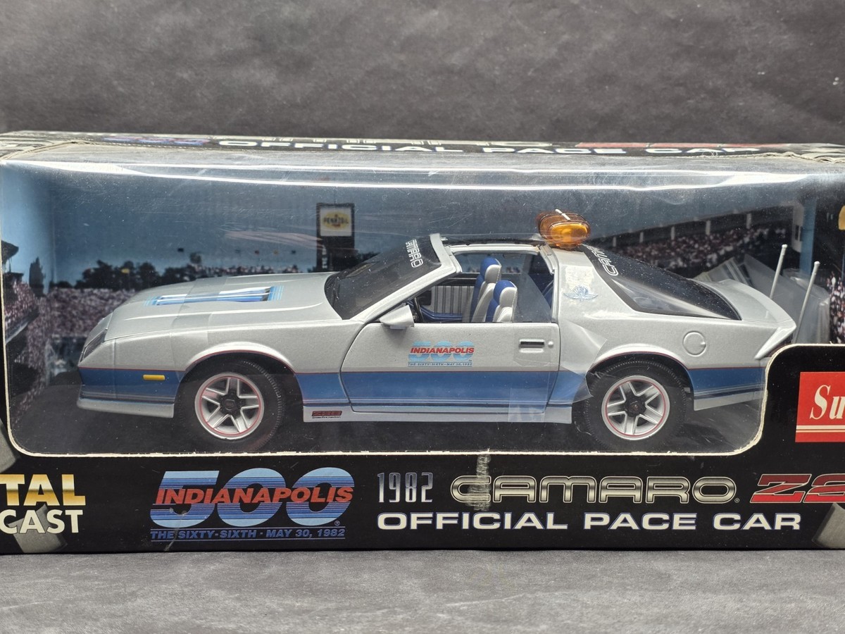 Sun Star 1982 Chevy Camaro Z28 Indy 500 Pace Car 1:18 Scale