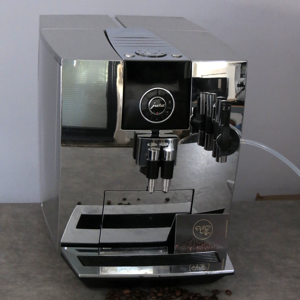 ~~~ Jura Impressa J9 Kaffeevollautomat im edlem chrom, ONE Touch Funktion! ~~~ - Bild 2 von 4