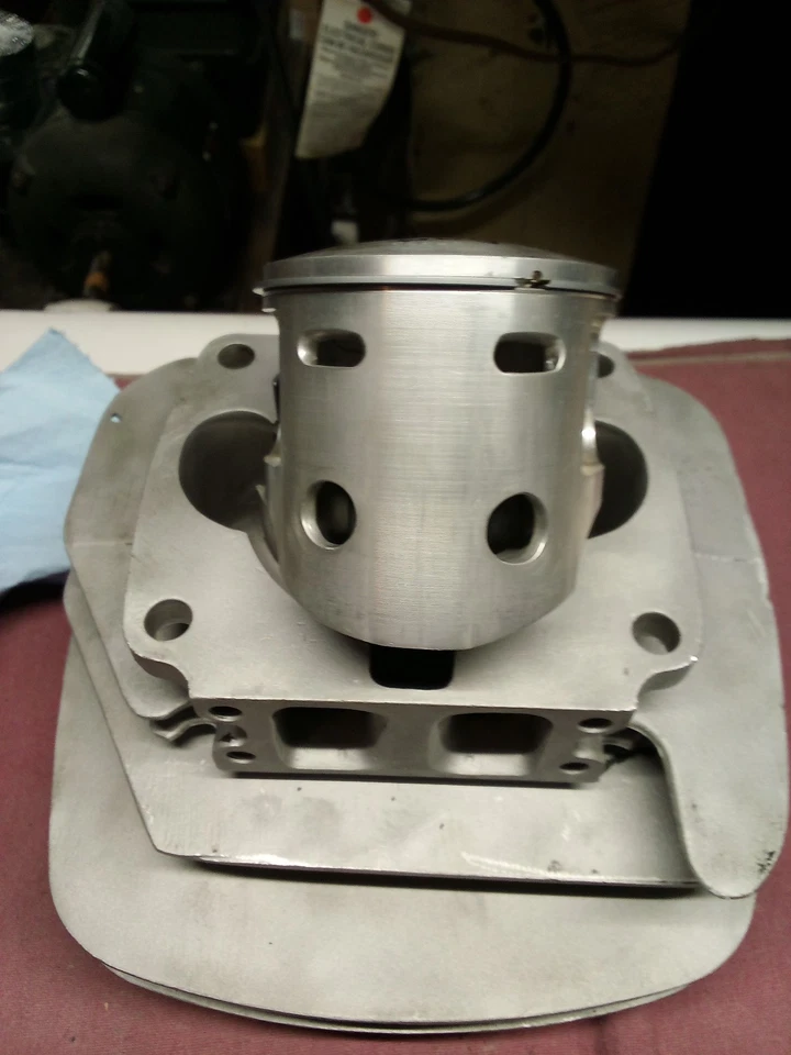 Цилиндр 1973 CZ Motocross 400 портированный/тростниковый - Изображение 3 из 4