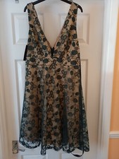 Pretty Little Thing Green lace Plunge Skater Dress Size Uk 14 Bnwt 