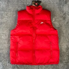Nike Club PrimaLoft Water-Repellant Puffer Vest Size Medium Men Red FB7373-657