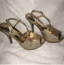 Fioni Gold Heels