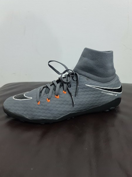 nike hypervenom phantom astroturf