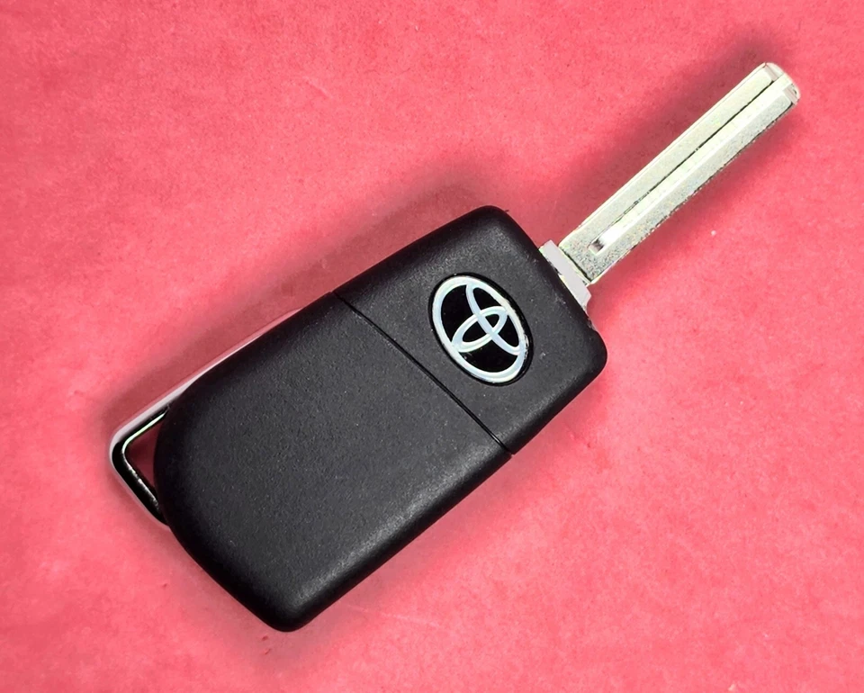 OEM 2018-2024 Toyota Corolla Remote Head Key Flip Key 4B Trunk - HYQ12BGF - Image 2 of 3