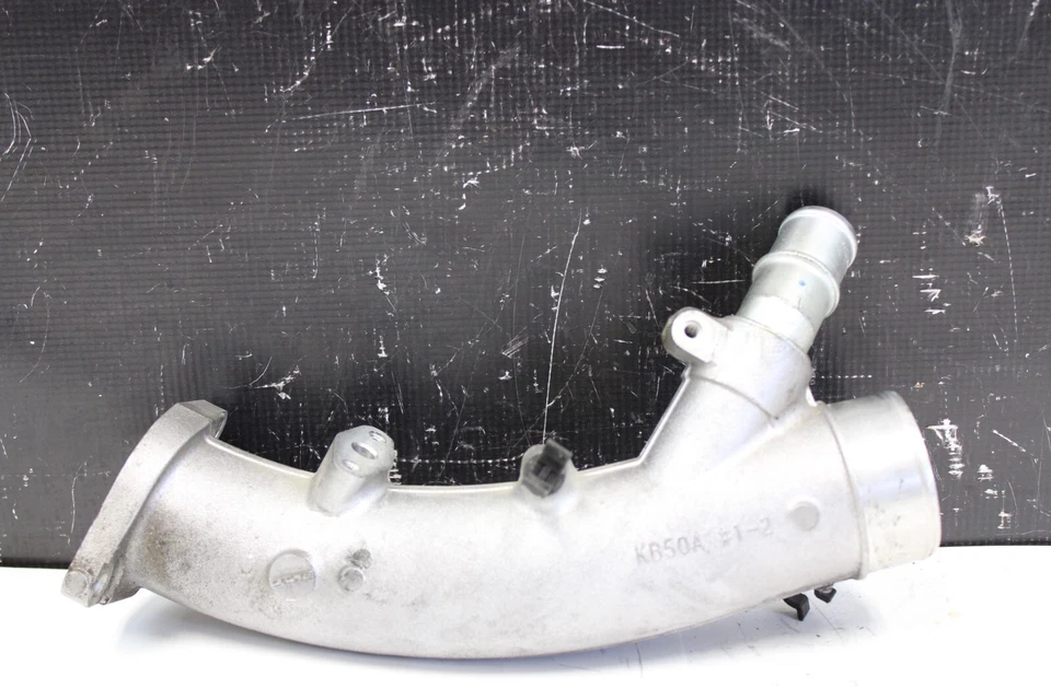 2010 NISSAN GT-R R35 GTR R35 AWD OEM TURBO AIR INLET PIPE VR38 KB50A #1-2 - Image 2 of 4