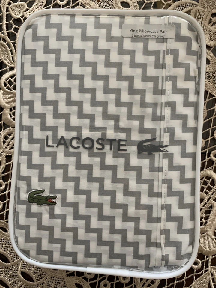Par de fundas de almohada Lacoste gris Chevron estampado de aguanieve algodón king. ¡Nuevo! Foto 2 de 4