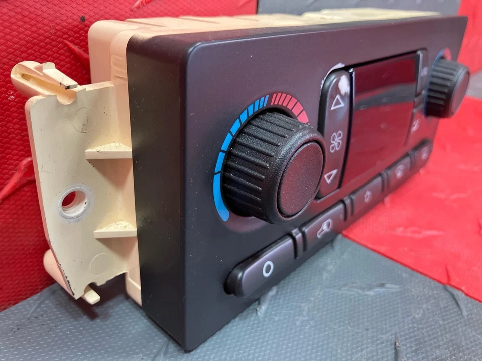 2005-07 CHEVY SILVERADO нагреватель управления кондиционером; идентификационный номер 10367041 - Изображение 4 из 4