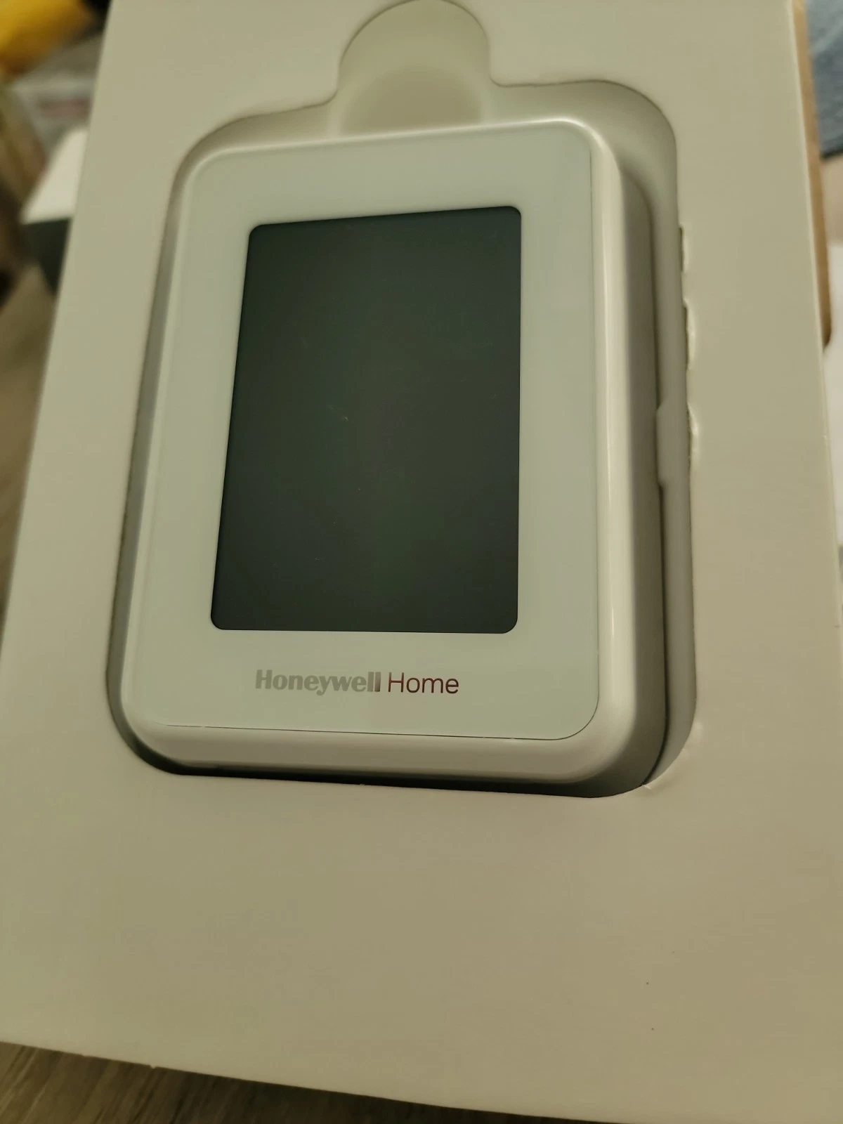 Honeywell Home T9 Wi-Fi Smart Thermostat with RoomSmart Sensor - White...
Opens in a new window or t