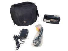 Samsung SMX-F40 Standard Definitiion Flash Memory Camcorder - Black, Bundle