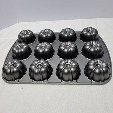 Nordic Ware Bundt Brownie Pan 12 Mini Molds Cupcake Cast Aluminum Made in USA