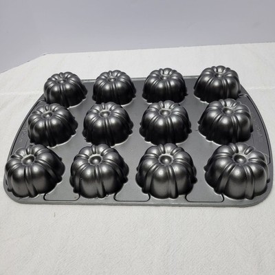 Nordic Ware Bundt Brownie Pan 12 Mini Molds Cupcake Cast Aluminum Made in USA