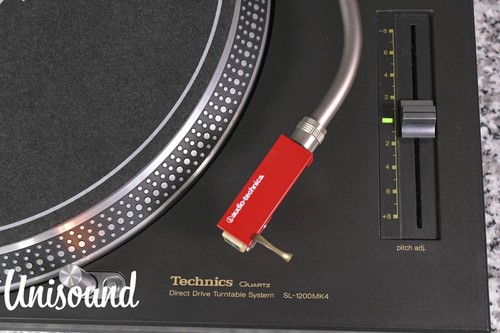 Technics SL-1200MK4 Black direct drive turntable in Very Good Condition - Picture 17 of 22