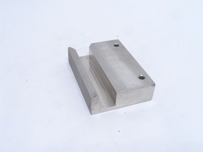 252271 New-No Box; Mfg- B1059-656-001 Cluster Drive Track; SS; 4-1/4'' L