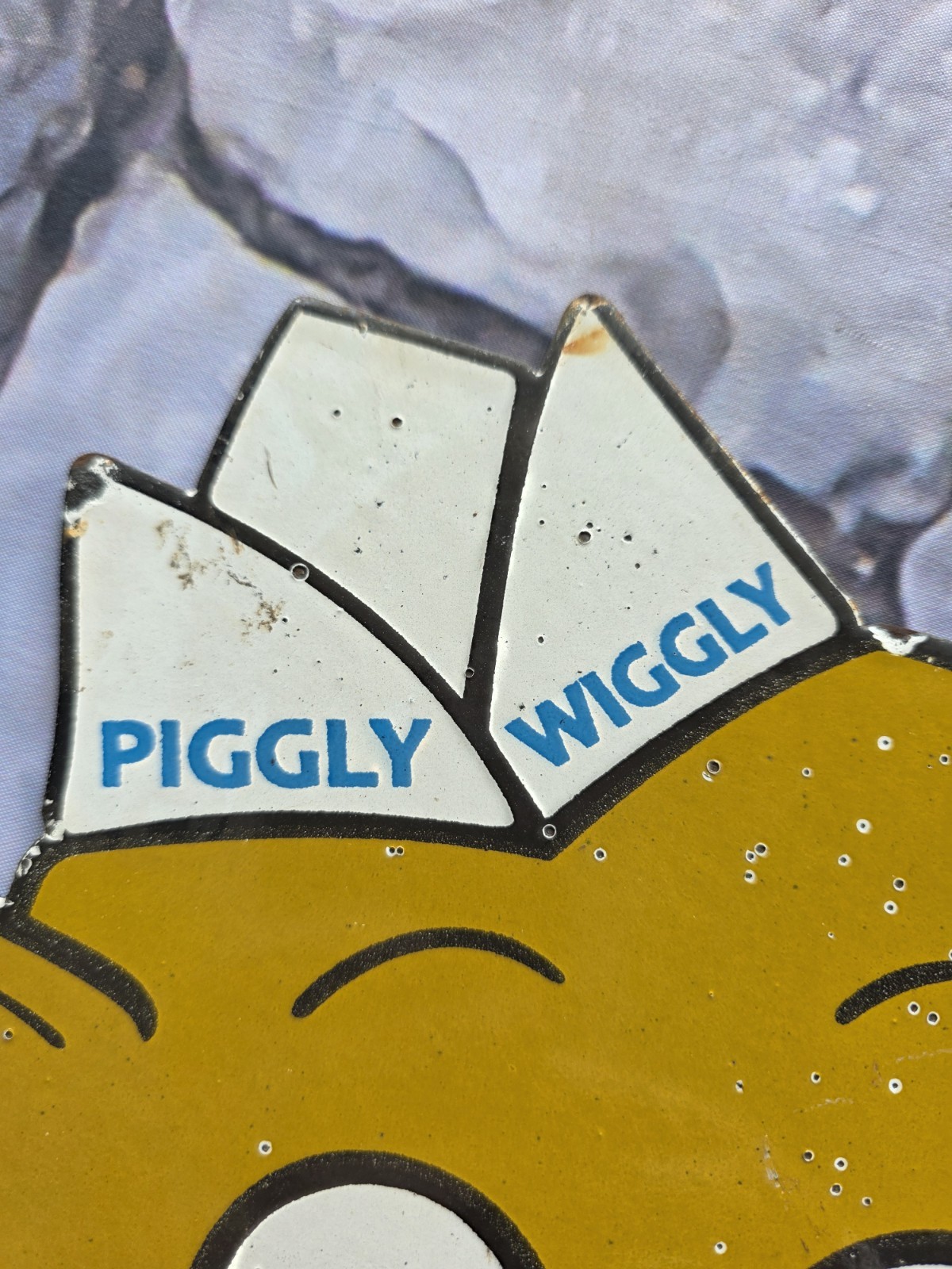 VINTAGE PIGGLY WIGGLY PORCELAIN SIGN GENERAL FOOD MARKET GROCERY STORE 10"×10.5"