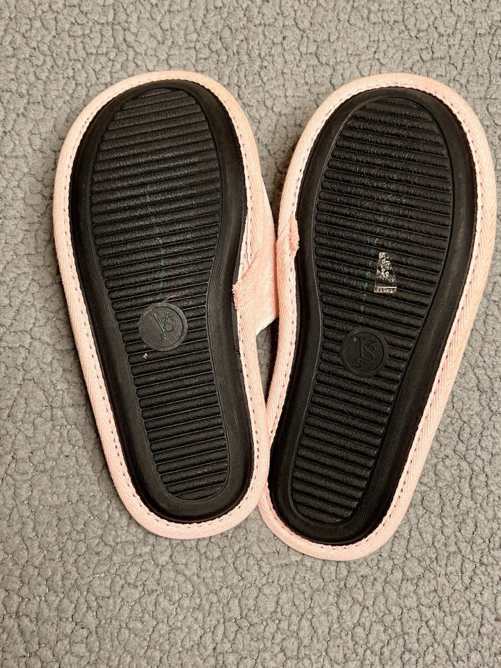 Chinelos femininos rosa Victoria's Secret tamanho pequeno  - Imagem 4 de 4